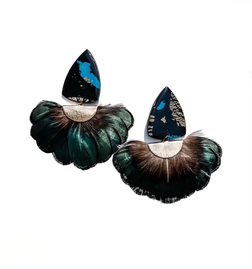 Venus Earring in Black with Peacock Fan