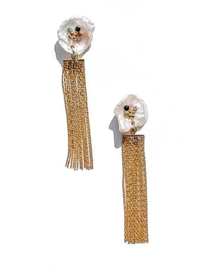 Pearl earrings with metal tassel 