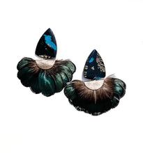 Load image into Gallery viewer, Venus Earring in Black with Peacock Fan
